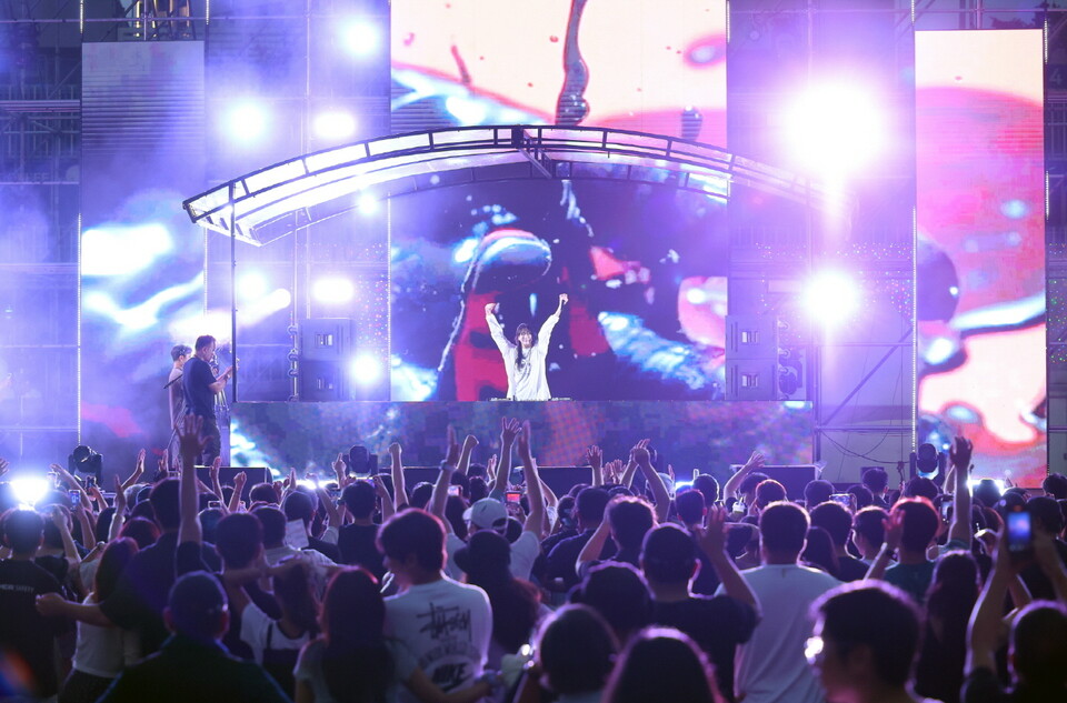  세계 최대 인공파도풀에서 펼쳐진 ‘2025 월드서프리그(WSL) 시흥 코리아오픈 국제서핑대회’가 20일 사흘간의 열전을 마치고 성황리에 폐막했다./ 시흥시 제공