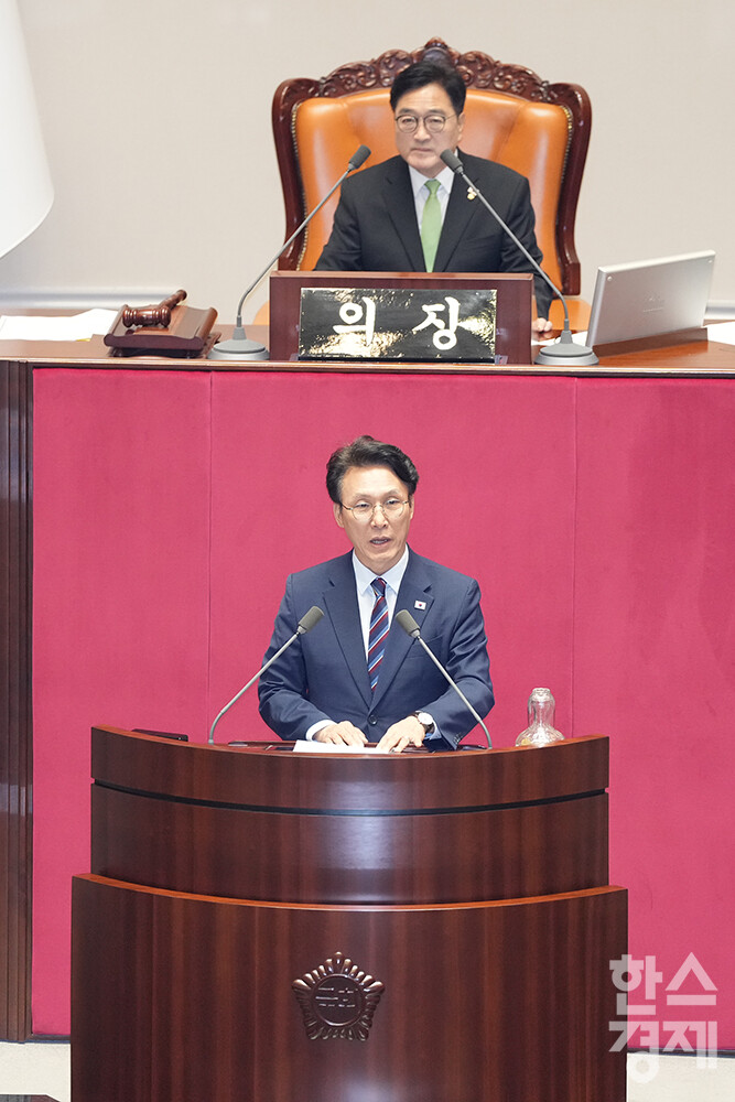 김민석 국무총리가 23일 오후 서울 여의도 국회에서 열린 제427회 국회(임시회) 제2차 본회의에 참석해 신임 국무위원 인사말을 하고 있다. /최대성 기자 dpdaesung@sporbiz.co.kr 2025.07.23.