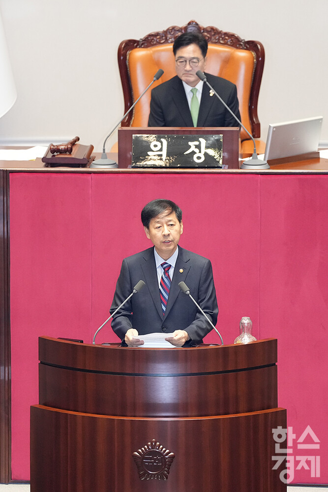 구윤철 부총리 겸 기획재정부 장관이 23일 오후 서울 여의도 국회에서 열린 제427회 국회(임시회) 제2차 본회의에 참석해 신임 국무위원 인사말을 하고 있다. /최대성 기자 dpdaesung@sporbiz.co.kr 2025.07.23.