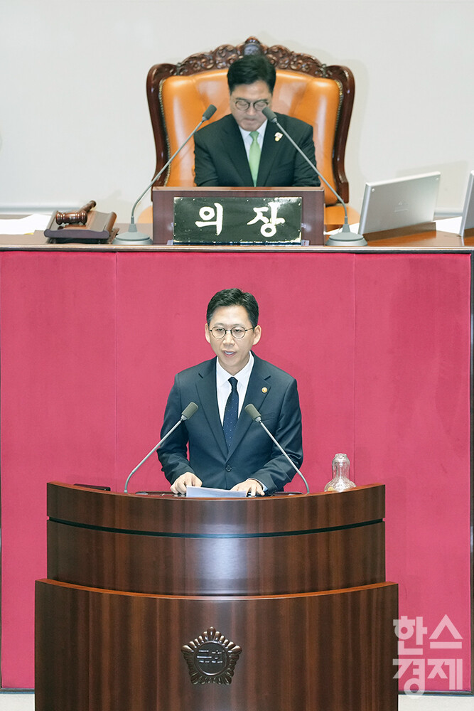 배경훈 과학기술정보통신부 장관이 23일 오후 서울 여의도 국회에서 열린 제427회 국회(임시회) 제2차 본회의에 참석해 신임 국무위원 인사말을 하고 있다. /최대성 기자 dpdaesung@sporbiz.co.kr 2025.07.23.