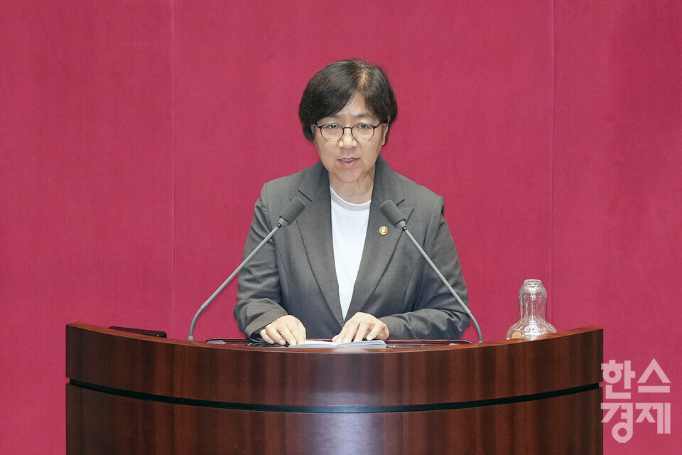 정은경 보건복지부 장관이 23일 오후 서울 여의도 국회에서 열린 제427회 국회(임시회) 제2차 본회의에 참석해 신임 국무위원 인사말을 하고 있다. /최대성 기자 dpdaesung@sporbiz.co.kr 2025.07.23.