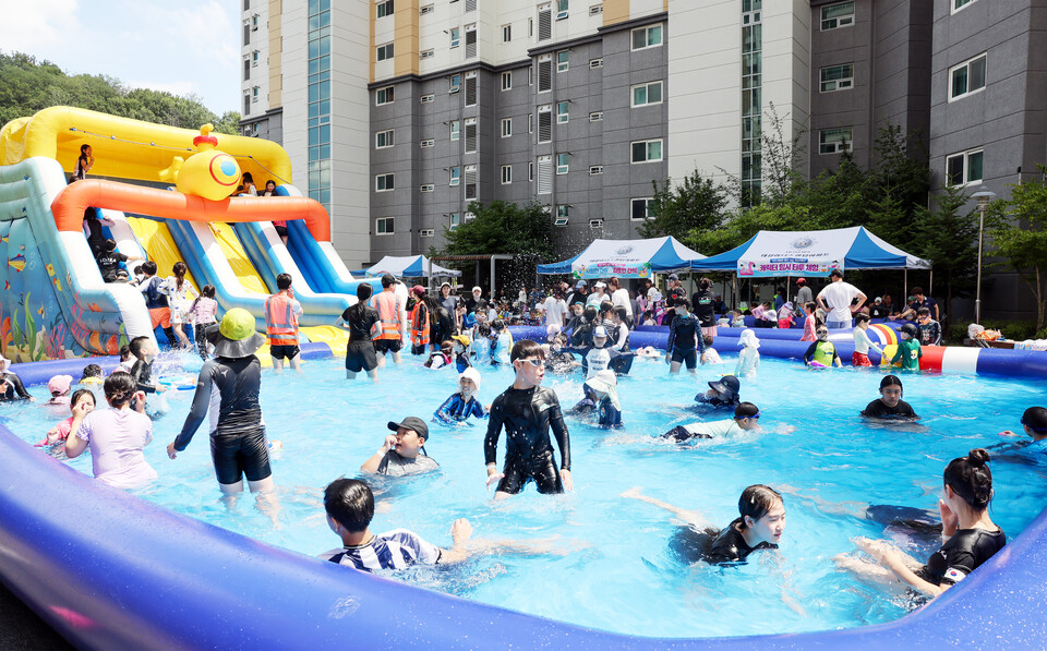 칠곡 태왕 아너스 센텀 아파트  ‘워터파크’로 탈바꿈. 사진=칠곡군 제공
