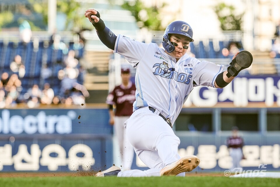 김주원이 27일 창원NC파크에서 열린 키움 히어로즈와 경기에서 슬라이딩하고 있다. /NC 다이노스 제공