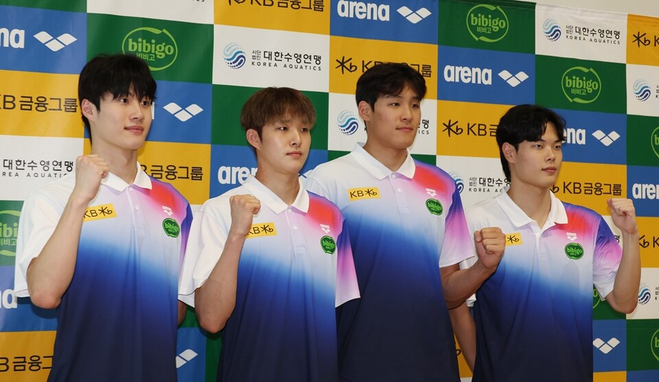 황선우(왼쪽부터), 김우민, 김영범, 이호준. /연합뉴스