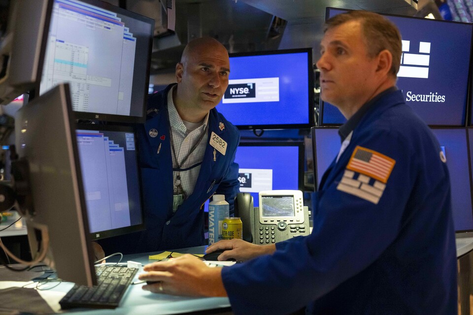 뉴욕 증권거래소의 트레이더./연합뉴스 