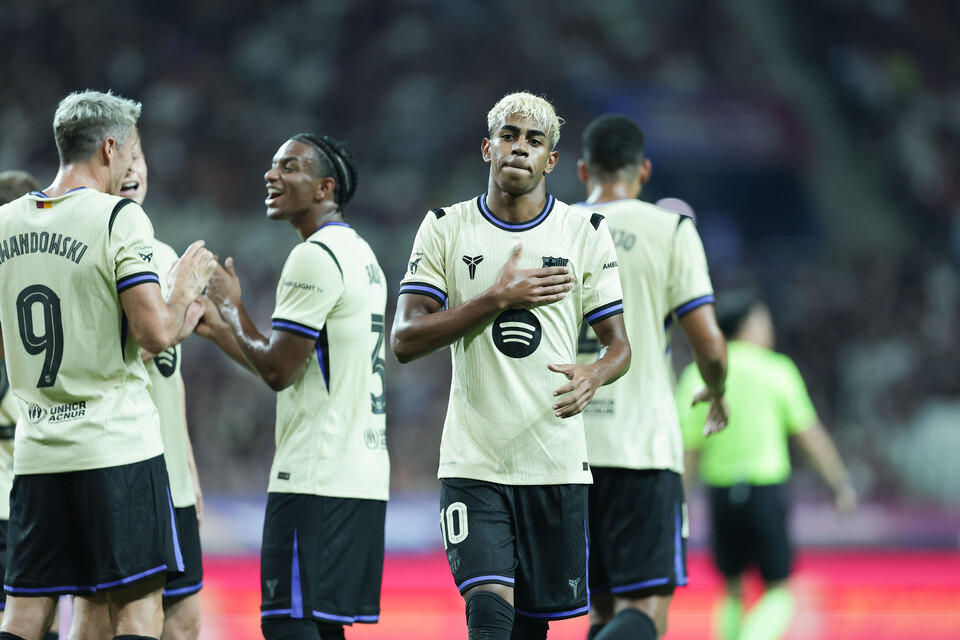 FC 바르셀로나 공격수 라민 야말이 득점 후 세리머니를 펼치고 있다. /디드라이브 제공