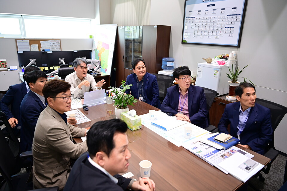 배낙호 김천시장과 송언석 국회의원, 무더위도 잊은 ‘쉼표 없는 세일즈 행정’ 눈길. 사진=김천시 제공