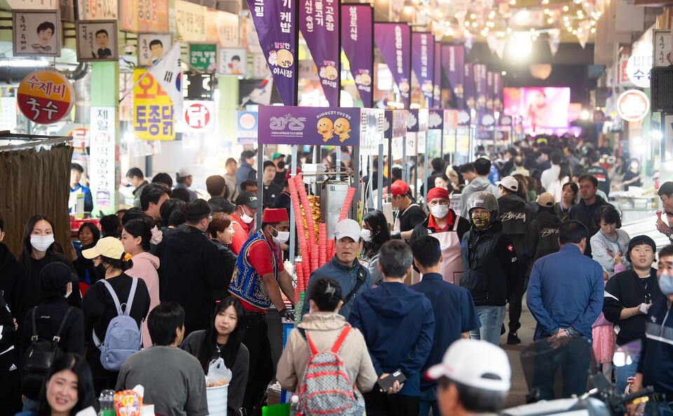 구미 낭만야시장 새마을중앙시장. 사진=구미시 제공