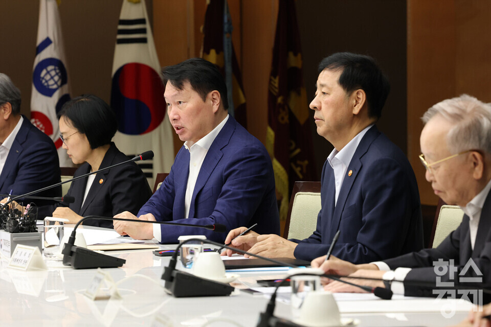 5일 오후 서울 중구 대한상공회의소에서 성장전략TF 1차 회의가 열리고 있다. 최태원 대한상의 회장이 모두발언하고 있다. /최대성 기자 dpdaesung@sporbiz.co.kr 2025.08.05.(사진공동취재)