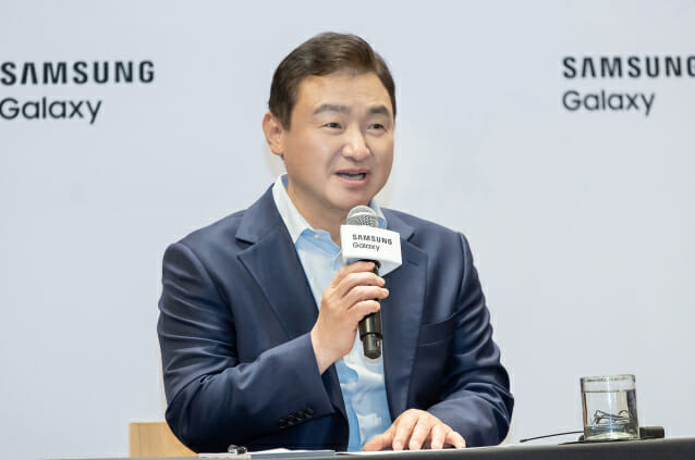 노태문 DX부문장 직무대행 사장이 9일(현지시간) 뉴욕에서 열린 갤럭시 언팩 기자 간담회에서 발표하고 있다. /삼성전자