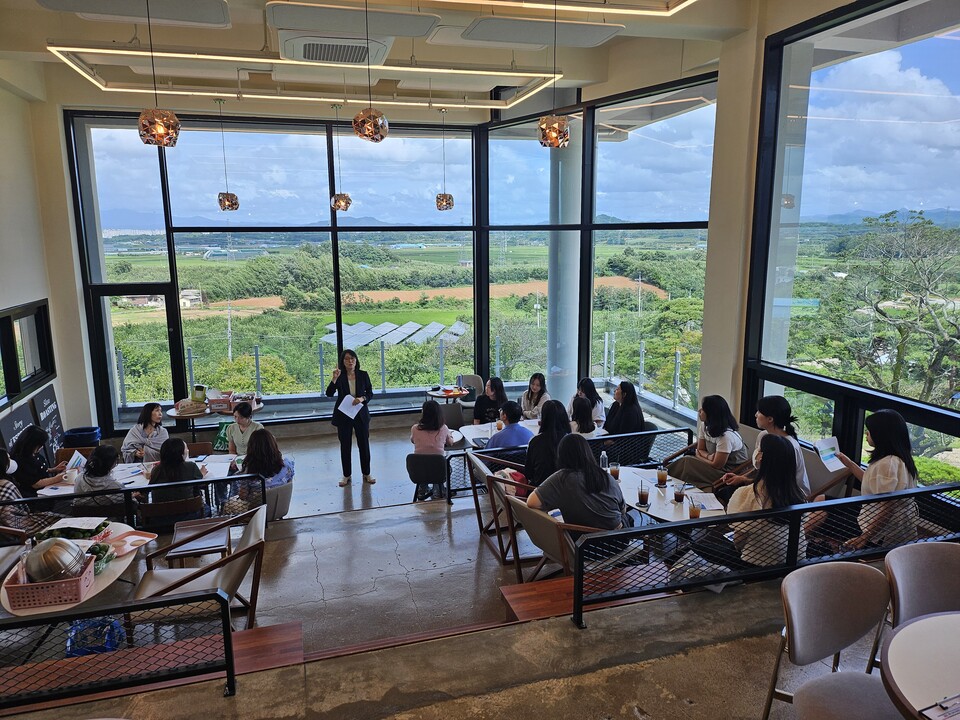 전남교육청이 트수교육지원센터 전담인력을 대상으로 역량강화 연수를 진행하고 있다. /사진=나주시