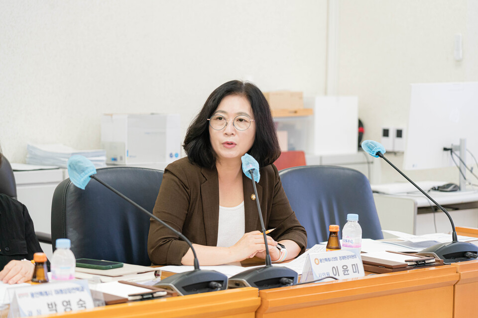 이윤미 용인특례시의원이 시민참여형 에너지전환 지원 조례 제정을 위한 간담회를  열었다./ 용인특례시의회 제공