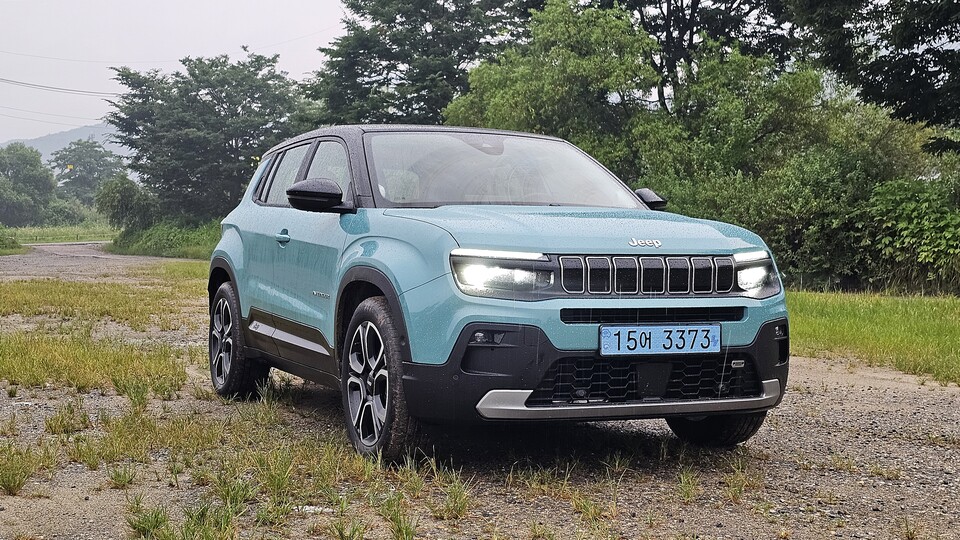 지프 '어벤저' 외관 모습. / 곽호준 기자