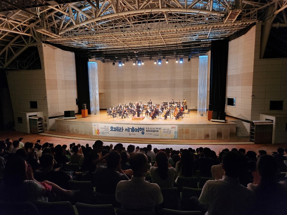 용인문화재단(이사장 이상일)이 오는 9월 13일(토) 오후 6시 죽전야외음악당에서 용인시립청소년오케스트라 기획공연 ‘Shall We Dance’를 선보인다./ 용인문화재단 제공