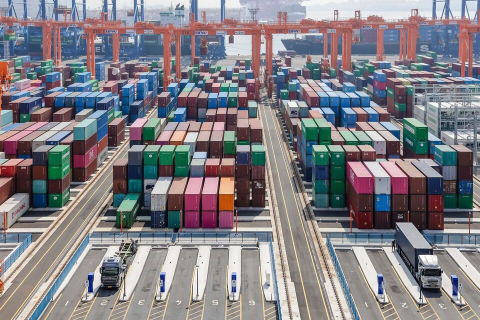 부산 신항 컨테이너 터미널./부산항만공사