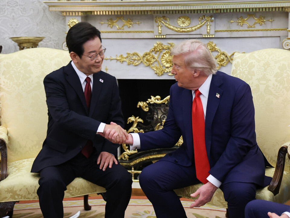  이재명 대통령과 도널드 트럼프 미국 대통령이 25일(현지시간) 미국 워싱턴DC 백악관에서 정상회담을 하고 있다. 사진=연합뉴스