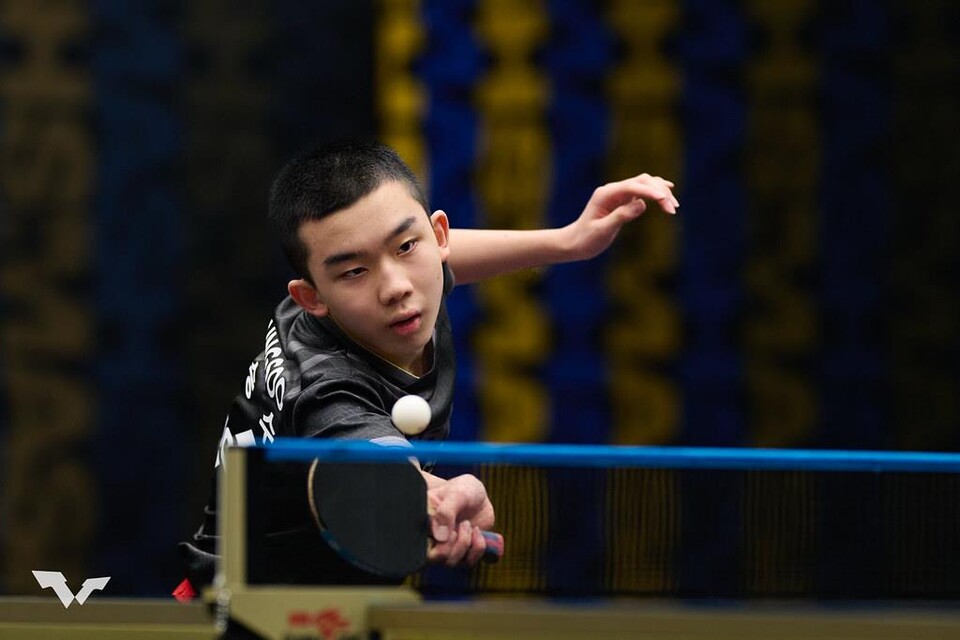 이승수가 WTT 유럽 유스 스매시에서 남자단식 경기에 집중하고 있다. /WTT 인스타그램 갈무리