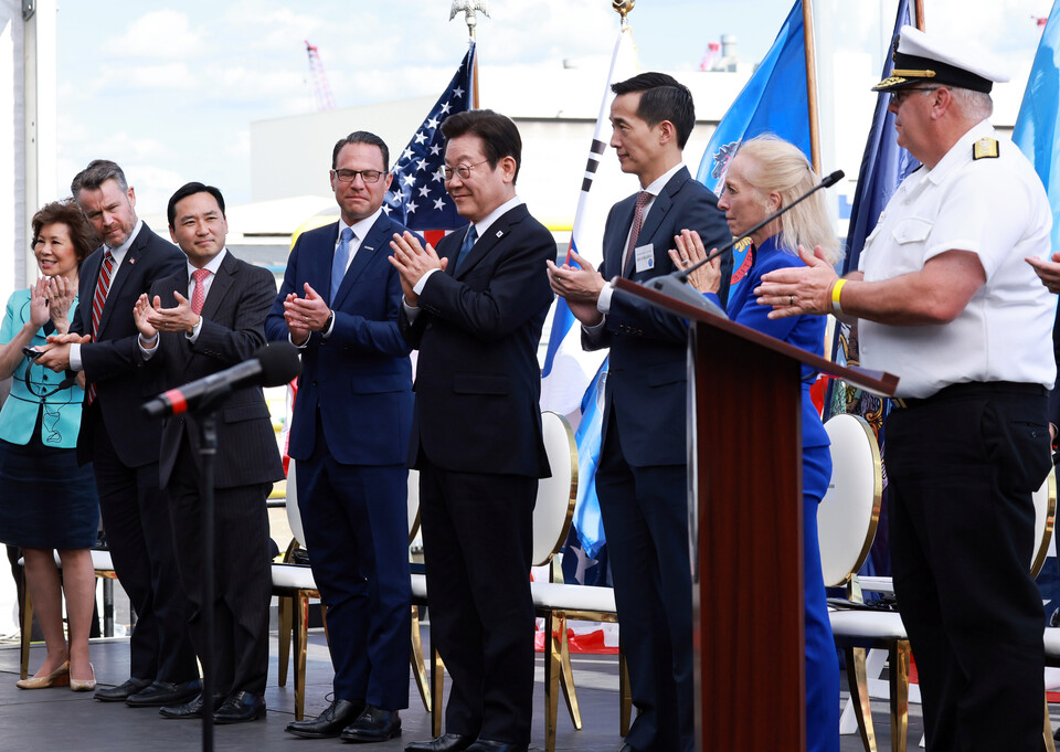 이재명 대통령이 26일(현지시간) 미국 필라델피아의 한화 필리조선소에서 '스테이트 오브 메인'호 명명식에 참석했다. 사진=연합뉴스
