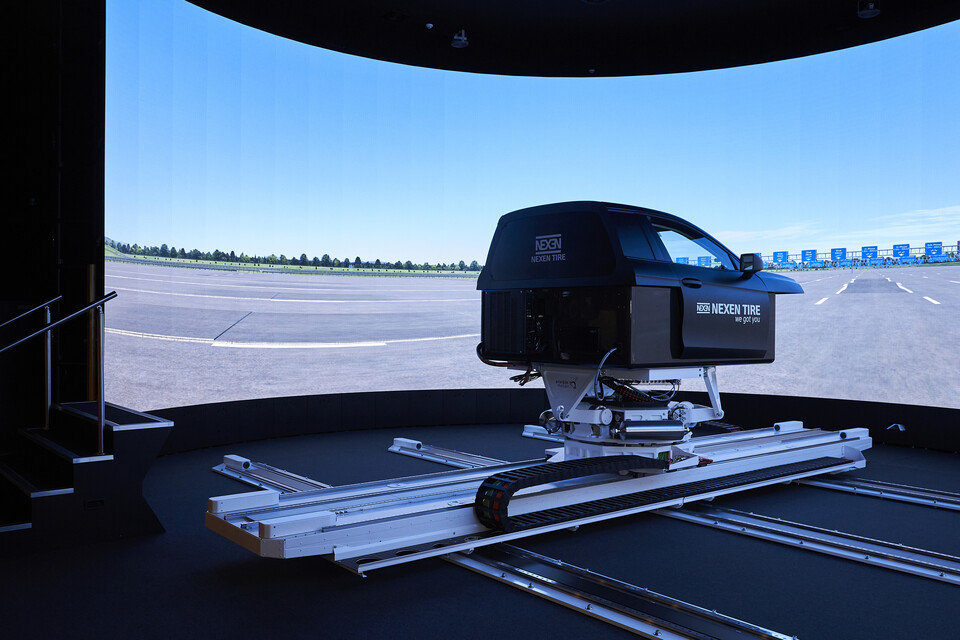 '하이 다이내믹 드라이빙 시뮬레이터'의 모습./ 넥센타이어