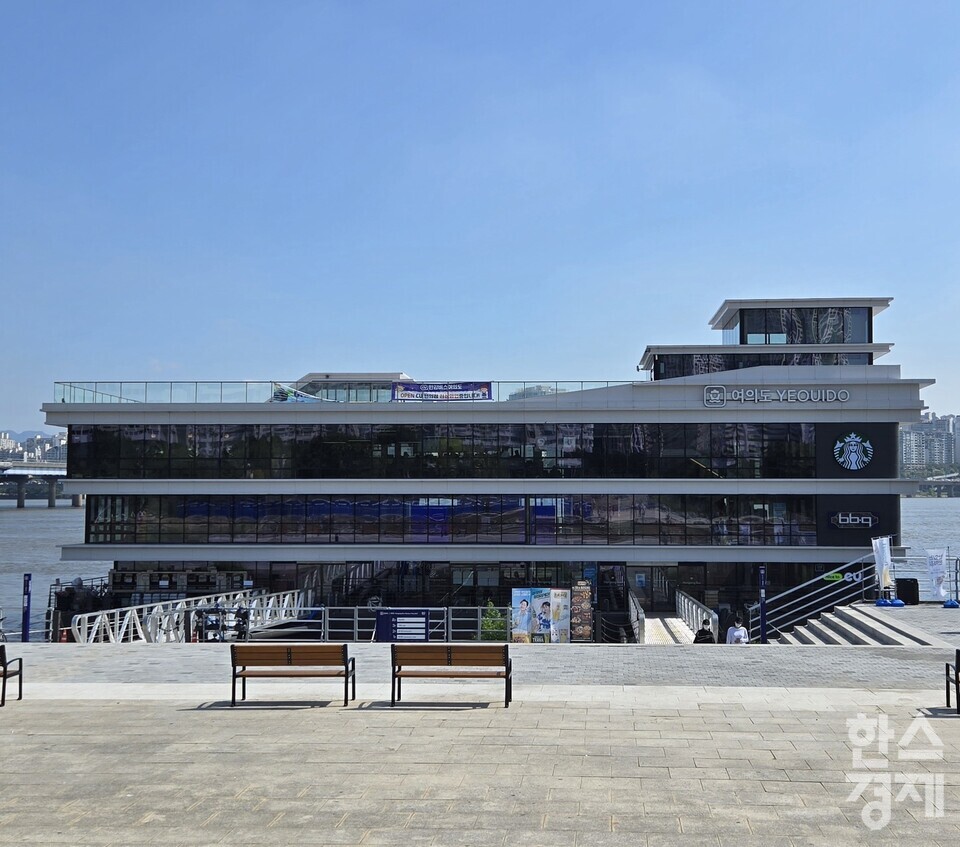 한강버스 여의도 선착장 건물 전경. /박종민 기자