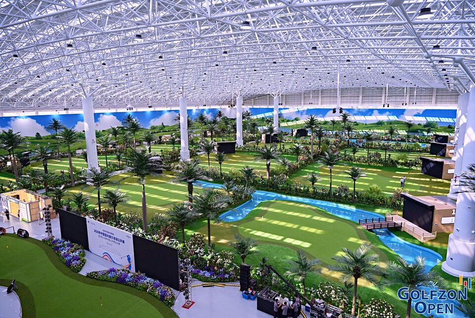 골프존 시티골프 중국 2호 연길점 전경. /골프존 제공