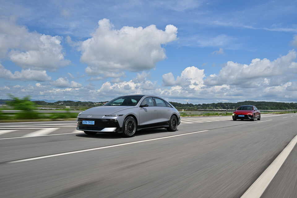 현대차 '더 뉴 아이오닉6'의 주행모습./ 곽호준 기자