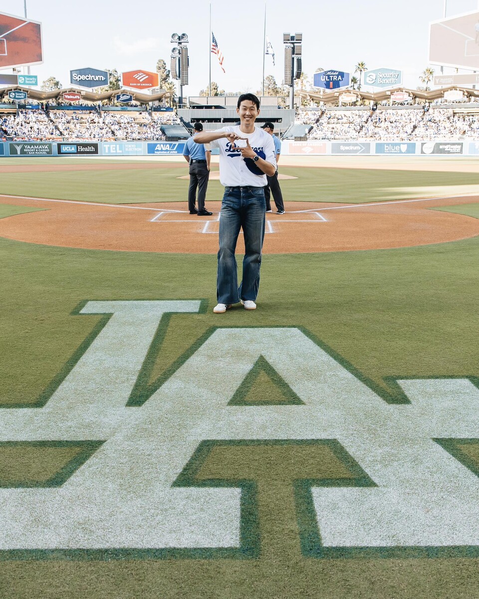 LAFC 손흥민이 LA 다저스 시구자로 나섰다. /LAFC 페이스북