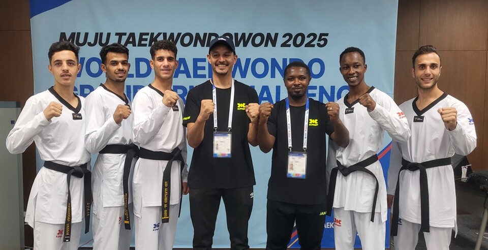 2025 세계태권도 그랑프리 챌린지에 참여한 난민 선수단. /태권도진흥재단 제공