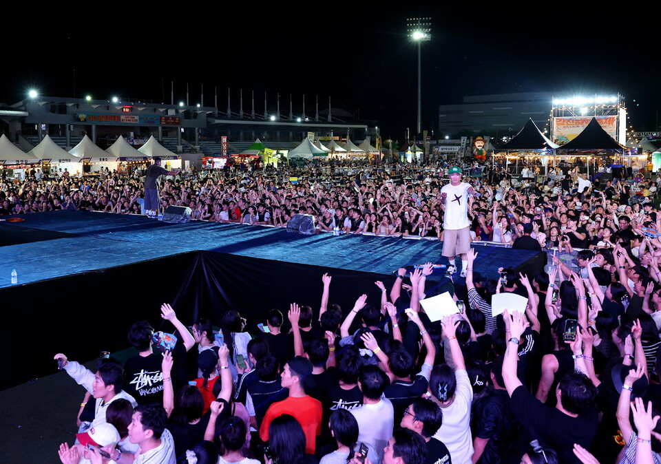 제3회 강진 하맥축제가 7만5,000여명의 관광객이 몰린 가운데 성황리에 막을 내렸다./사진=강진군