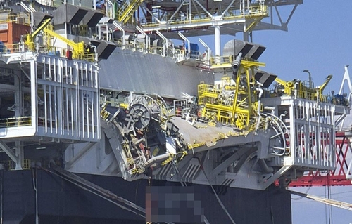 3일 한화오션 거제사업장에서 브라질 국적 감독관이 설비 점검 중 바다로 추락해  숨졌다. 사고 현장./연합뉴스 독자제공