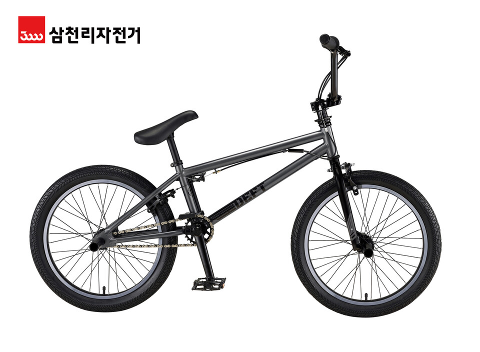 삼천리자전거는 트릭, 스턴트 등 역동적인 스트릿 라이딩에 맞춰 설계된 BMX 자전거 ‘데프트’를 출시했다./삼천리자전거