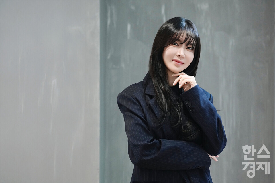 프로골퍼 출신 안신애 메르베이 대표가 3일 서울 강남구 삼성동 한 카페에서 본지와 인터뷰를 한 후 미소를 짓고 있다. /최대성 기자