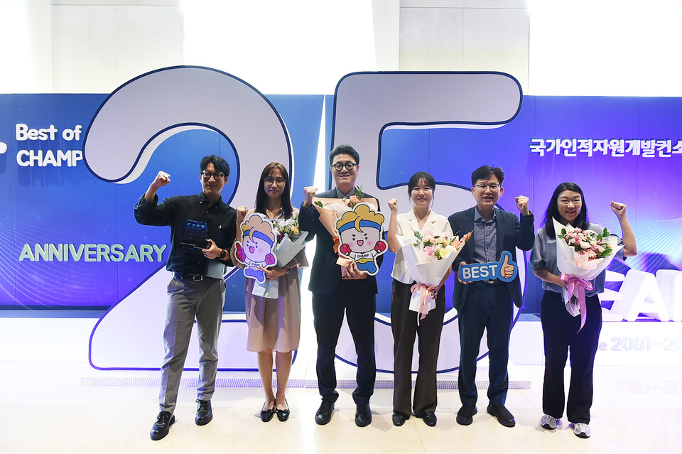 경기도경제과학진흥원(이하 경과원)이 전국 최우수 공동훈련센터로 선정돼 고용노동부 장관상을 수상했다./ 경과원 제공