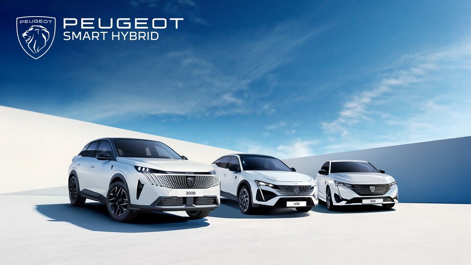 (왼쪽부터) 올 뉴 3008 스마트 하이브리드, 408 스마트 하이브리드, 308 스마트 하이브리드의 모습./스텔란티스 코리아