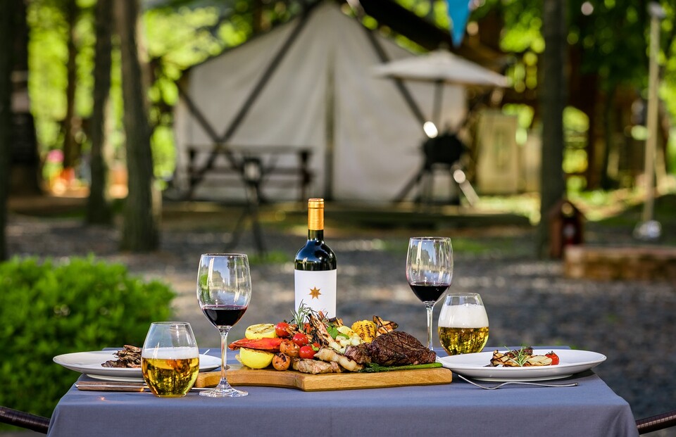 이랜드파크 켄싱턴호텔 평창 프라이빗 럭셔리 바비큐 대표 이미지. /이랜드파크 제공