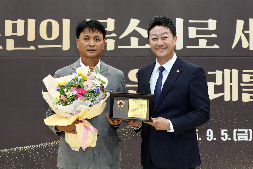 이화수 회장은 장현지구 주민들의 염원을 모아 ‘살기 좋은 도시’의 기틀을 닦아온 주역이다./ 김진경 의원실 제공