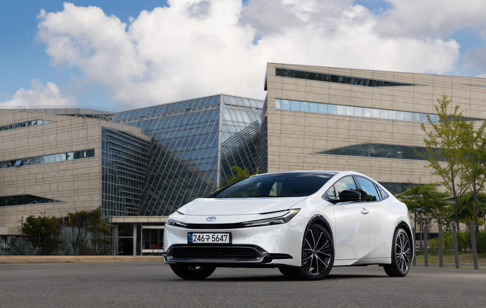 26년형 프리우스 HEV AWD XLE’의 외관./ 토요타코리아