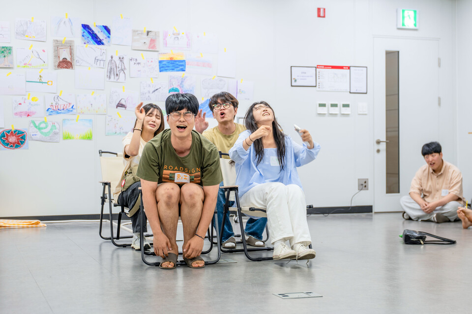 재단법인 용인문화재단(이사장 이상일)은 예술협동조합 씨알에이(C.R.A, 대표 최유라)와 지난 8월 업무협약을 체결하고, 제2회 대한민국 대학연극제 후속 프로그램 ‘팔로우업(Follow-Up)’을 함께 운영한다./ 용인문화재단 제공