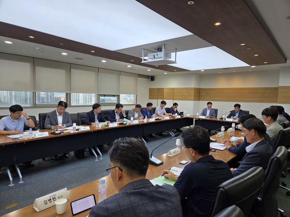 한국철강협회는 지난 9일 회원사와 철강업계 최고안전책임자(CSO) 등이 참석한 가운데 ‘철강업계 CSO 안전보건 간담회’를 개최했다./한국철강협회