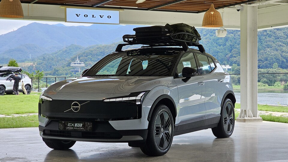 볼보 'EX30 크로스컨트리(CC)'의 외관./ 곽호준 기자
