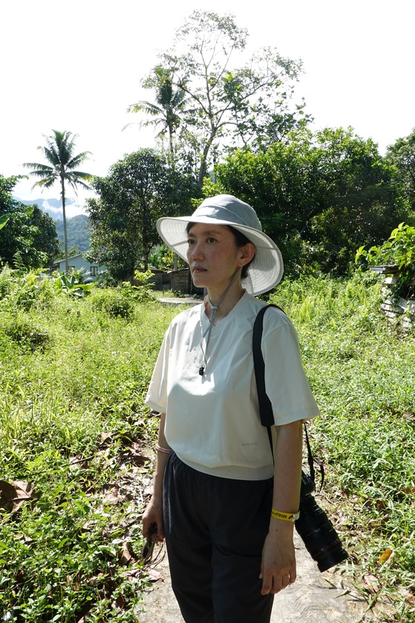 박선민 작가의〈늪의 노래 – 사운드 스케이프〉는 북보르네오 열대우림에서 채집한 필드 사운드를 화랑호수 일대 산책 경로와 연결한 작품이다./ 경기문화재단 제공