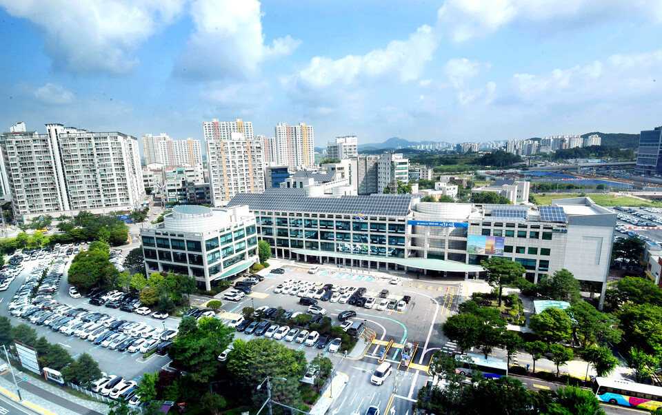 시흥시(시장 임병택)는 극심한 가뭄으로 어려움을 겪고 있는 강릉 시민들을 돕기 위해 시흥시1%복지재단을 통해 1천만 원 상당의 생수를 지원한다고 12일 밝혔다./ 시흥시 제공