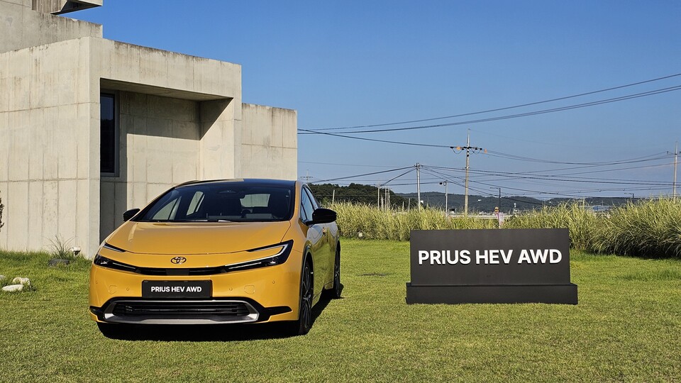 토요타 '프리우스 AWD XLE'의 외관./ 곽호준 기자