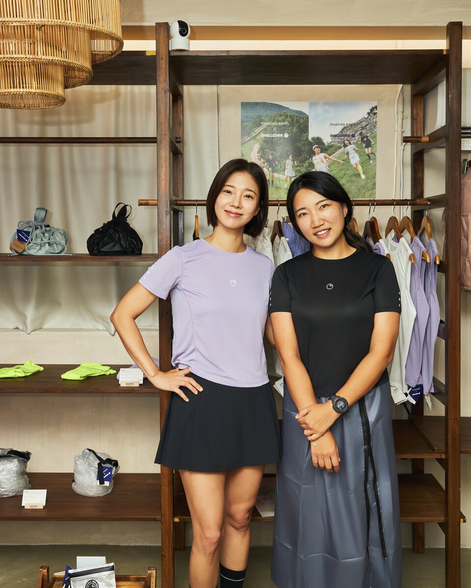 임세미 배우, 유은진 쉘코퍼레이션 대표(오른쪽) / 쉘코퍼레이션 제공