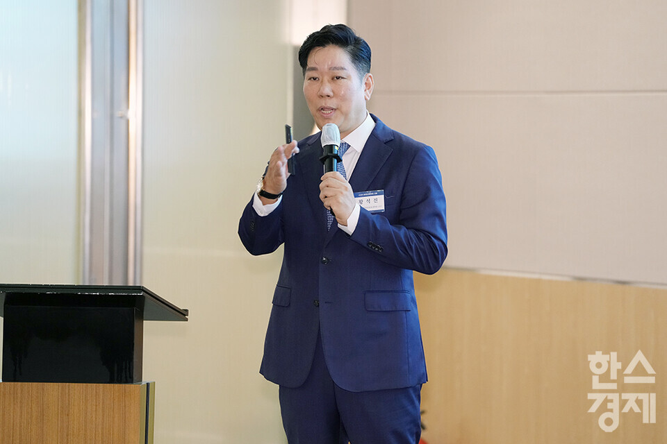 황석진 동국대 국제정보보호대학원 교수가 15일 오전 서울 여의도 FKI타워에서 열린 ‘2025 글로벌 블록체인 포럼’에 참석해 '달러․위안․엔화․원화 스테이블코인들의 패권 전쟁'을 주제로 강연하고 있다. /최대성 기자 dpdaesung@sporbiz.co.kr 2025.09.15.