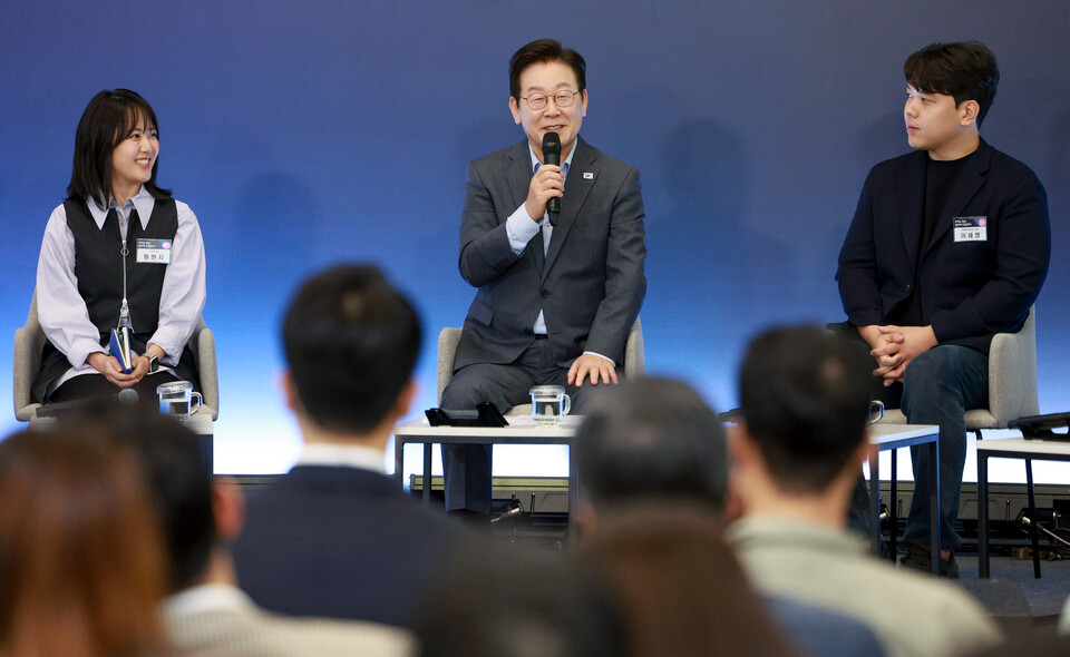 이재명 대통령이 17일 경기도 성남시 스타트업 스퀘어에서 열린 청년 스타트업 상상콘서트에서 발언하고 있다. 사진=연합뉴스