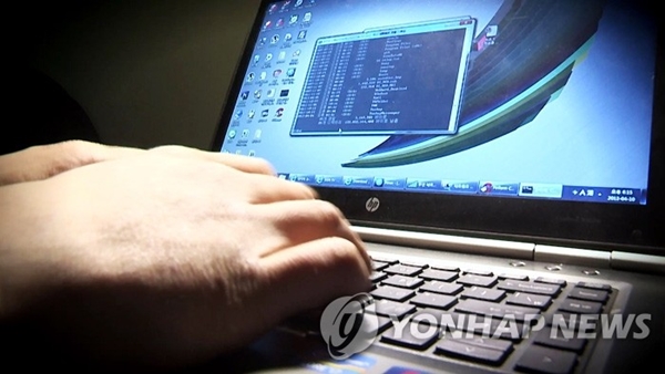 금융업권에 해킹과 전산장애 사고가 늘고 있지만, 최근 5년간 IT 평균 인력은 10% 수준에 불과한 것으로 나타났다./ 연합뉴스