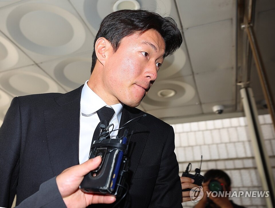 항소심 출석하는 황의조. /연합뉴스