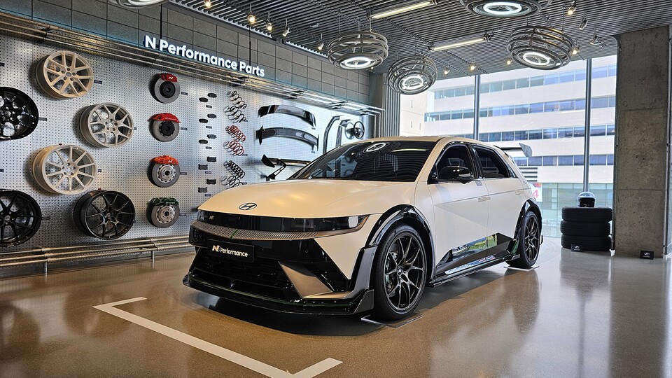 현대 모터스튜디오 서울 3층에 전시된 '아이오닉5N DK 에디션'./곽호준 기자