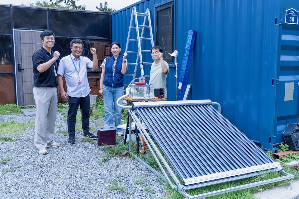 한수원 사내 학습조직인 ESH, 태양광 집열 증발 방식을 기반(친환경 담수화 시스템)  국제 경연대회 본선 진출. 사진=한국수력원자력 제공